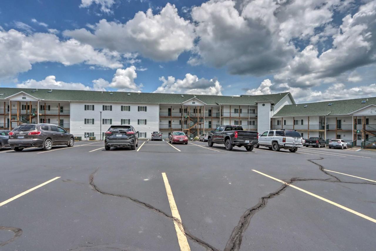 Lakefront Ozark Condo With Balcony And Seasonal Pool! Camdenton Ngoại thất bức ảnh