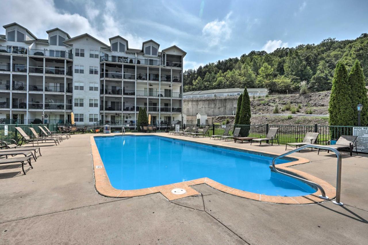 Lakefront Ozark Condo With Balcony And Seasonal Pool! Camdenton Ngoại thất bức ảnh